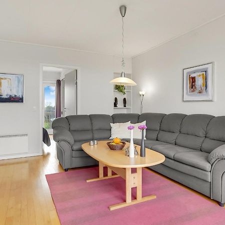 2 Bedroom Stunning Home In Højer Buitenkant foto