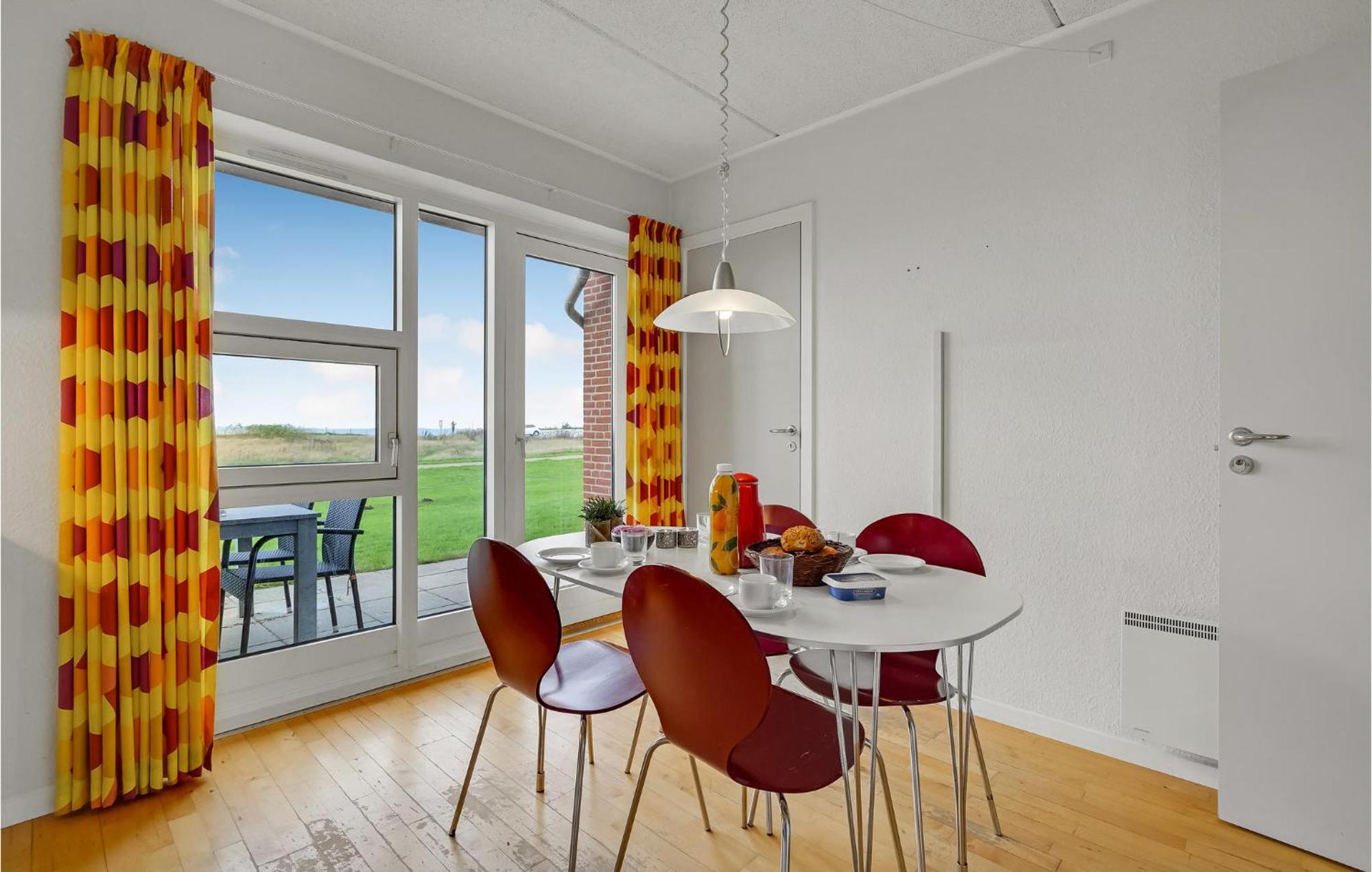 2 Bedroom Stunning Home In Højer Buitenkant foto